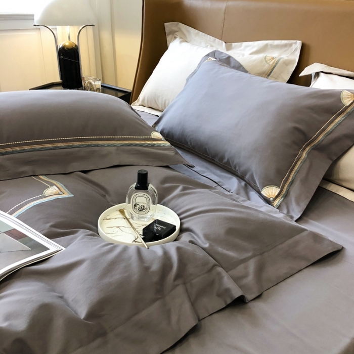 91家纺网 家纺一手货源 找家纺 2021新款进口超柔澳棉磨毛刺绣工艺款四件套恋-深灰