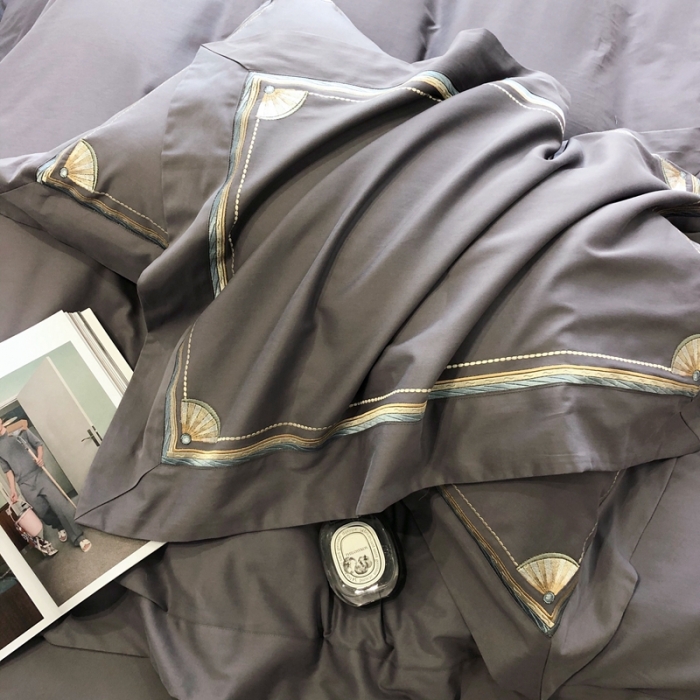 91家纺网 家纺一手货源 找家纺 2021新款进口超柔澳棉磨毛刺绣工艺款四件套恋-深灰