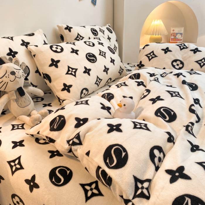 91家纺网 家纺一手货源 找家纺 金爱家 2021新款跑量款牛奶绒四件套 流行元素