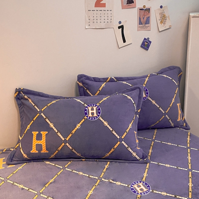 91家纺网 家纺一手货源 找家纺 金爱家 2021新款跑量款牛奶绒四件套 时光隧道