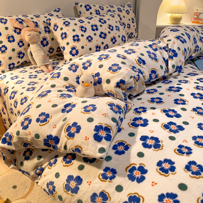 91家纺网 家纺一手货源 找家纺 金爱家 2021新款跑量款牛奶绒四件套 梅花-蓝