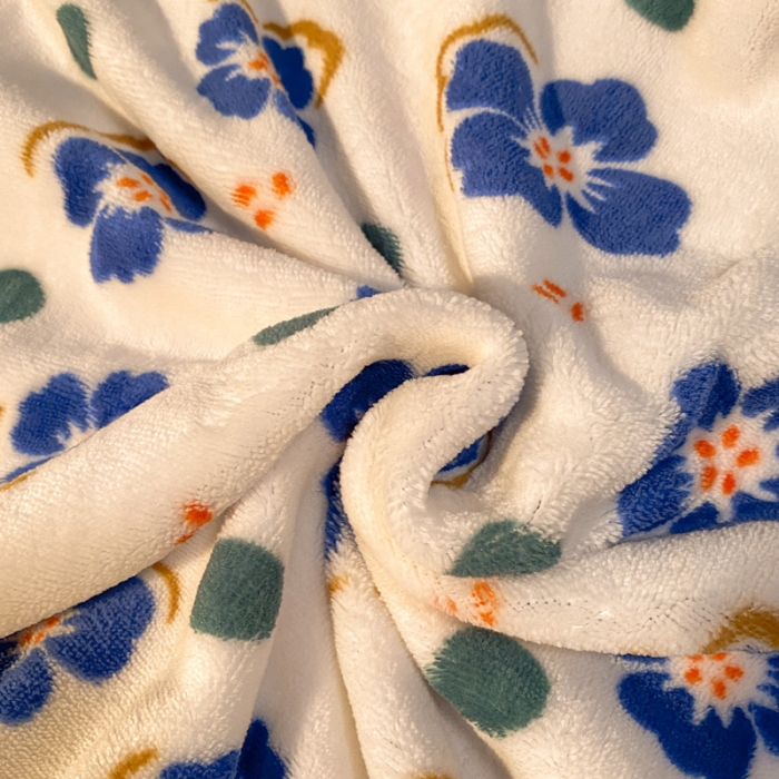 91家纺网 家纺一手货源 找家纺 金爱家 2021新款跑量款牛奶绒四件套 梅花-蓝