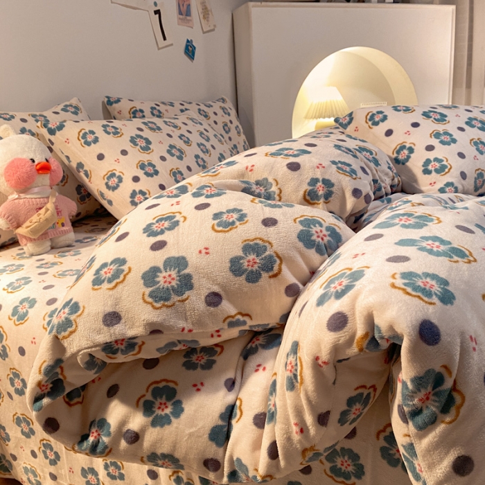 91家纺网 家纺一手货源 找家纺 金爱家 2021新款跑量款牛奶绒四件套 梅花-绿