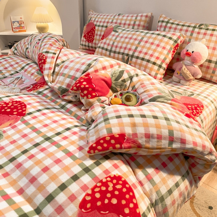 91家纺网 家纺一手货源 找家纺 金爱家 2021新款跑量款牛奶绒四件套 美味草莓-粉