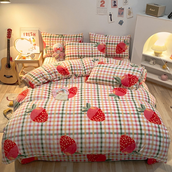 91家纺网 家纺一手货源 找家纺 金爱家 2021新款跑量款牛奶绒四件套 美味草莓-粉