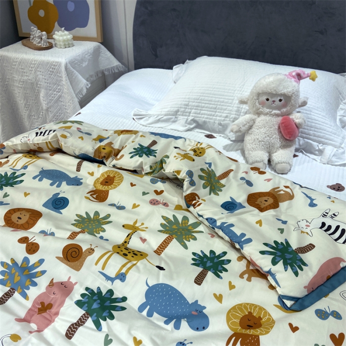 91家纺网 家纺一手货源 找家纺 桂雅居 2021新款秋冬60s长绒棉A+桑蚕丝鲜豆蛋白儿童被 动物乐园