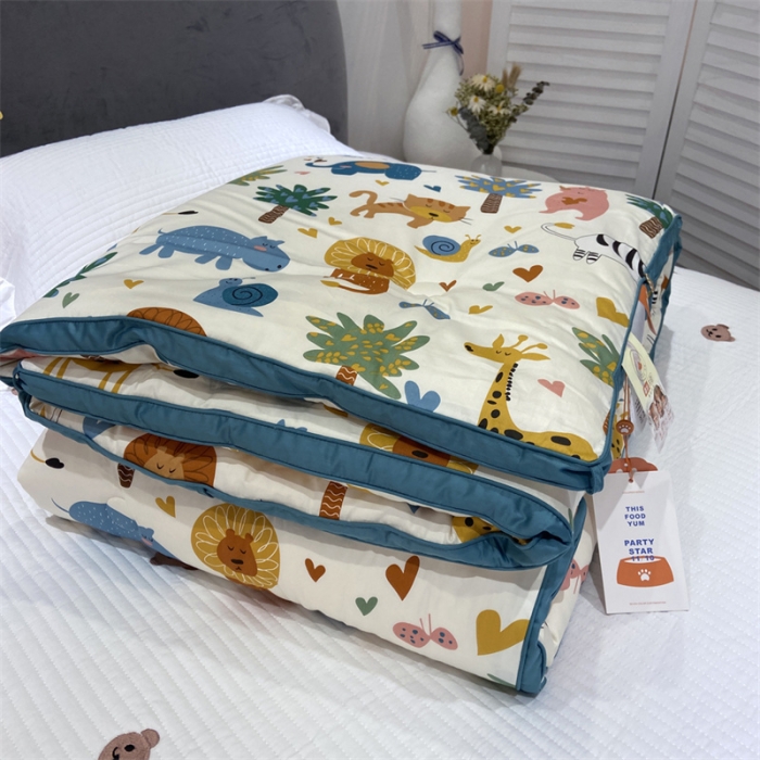 91家纺网 家纺一手货源 找家纺 桂雅居 2021新款秋冬60s长绒棉A+桑蚕丝鲜豆蛋白儿童被 动物乐园