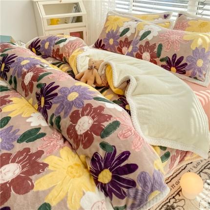 91家纺网 家纺一手货源 找家纺 （总）琪格格 新品热款牛奶绒精拍A牛奶绒B兔兔绒大包边四件套