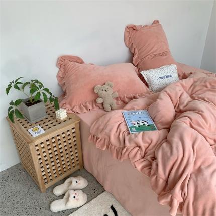 91家纺网 家纺一手货源 找家纺 六巷胡同 2021秋冬新品韩式荷叶边牛奶绒ins纯色四件套 橘粉色