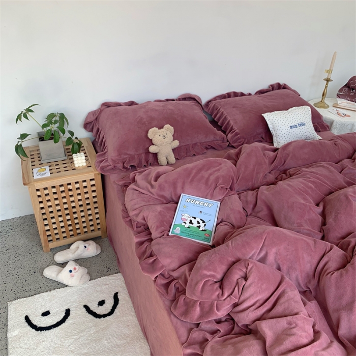 91家纺网 家纺一手货源 找家纺 六巷胡同 2021秋冬新品韩式荷叶边牛奶绒ins纯色四件套 酒红色