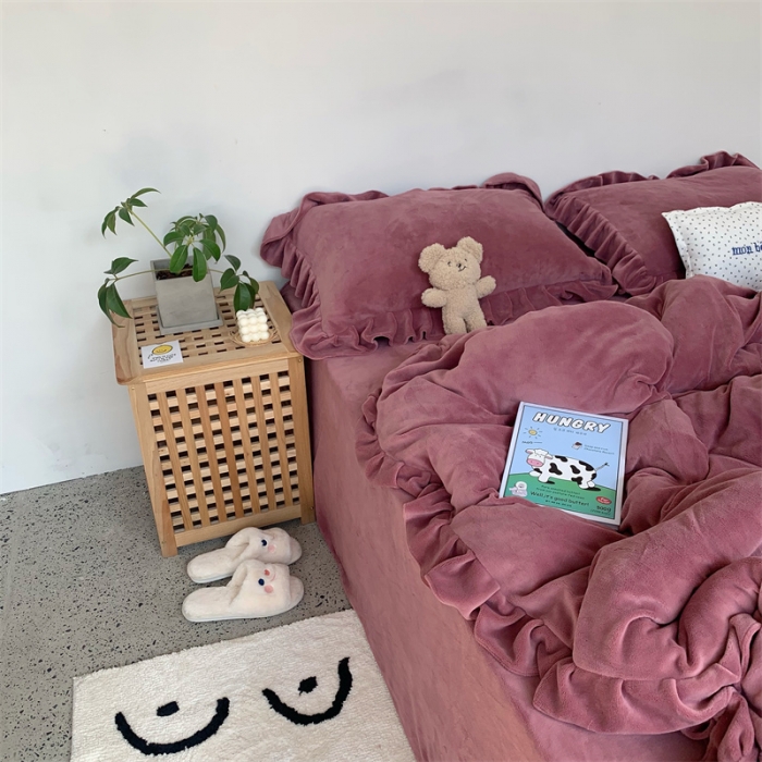 91家纺网 家纺一手货源 找家纺 六巷胡同 2021秋冬新品韩式荷叶边牛奶绒ins纯色四件套 酒红色