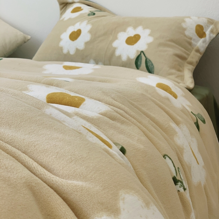 91家纺网 家纺一手货源 找家纺 时年家纺 2021新款牛奶绒印花系列四件套 妮可