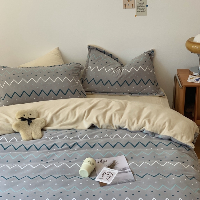 91家纺网 家纺一手货源 找家纺 时年家纺 2021新款牛奶绒印花系列四件套 维度