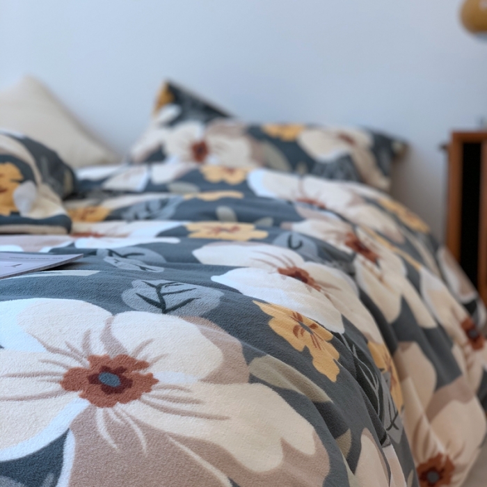 91家纺网 家纺一手货源 找家纺 时年家纺 2021新款牛奶绒印花系列四件套 向阳花开