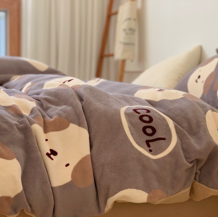 91家纺网 家纺一手货源 找家纺 时年家纺 2021新款牛奶绒印花系列四件套 酷酷狗咖