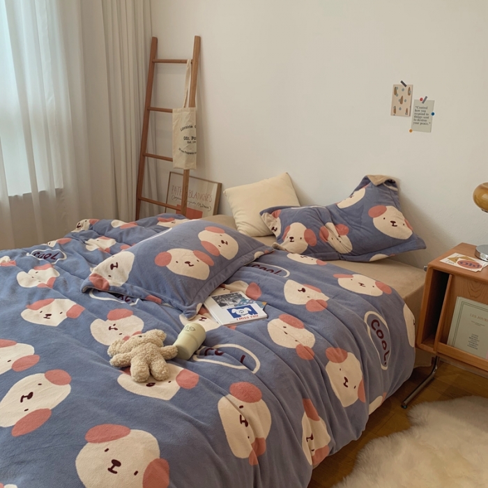 91家纺网 家纺一手货源 找家纺 时年家纺 2021新款牛奶绒印花系列四件套 酷酷狗蓝