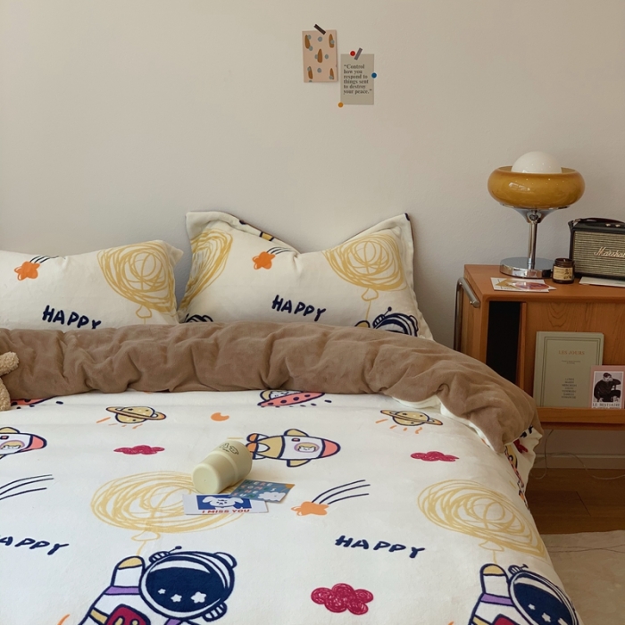 91家纺网 家纺一手货源 找家纺 时年家纺 2021新款牛奶绒印花系列四件套 快乐星球