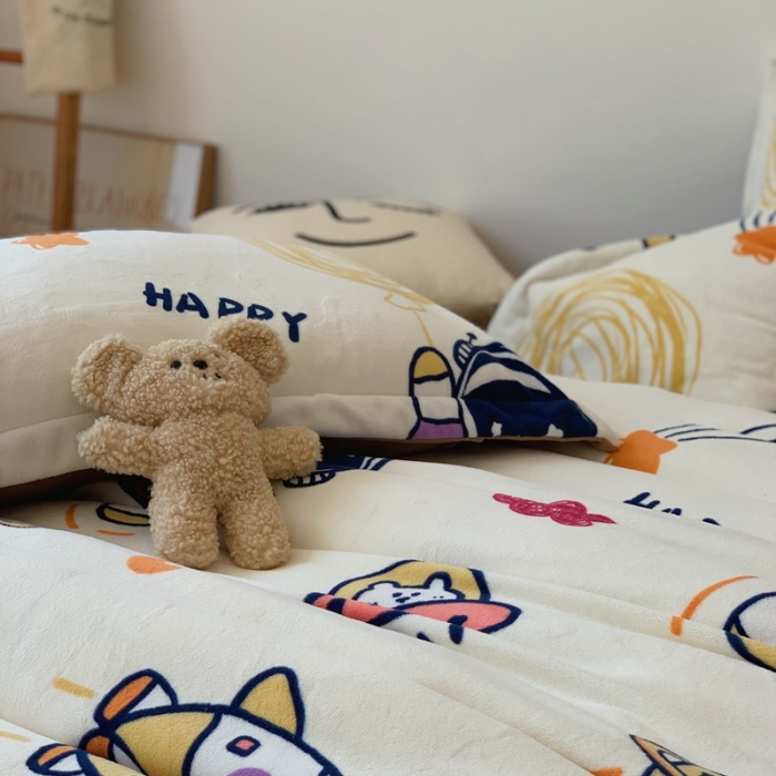 91家纺网 家纺一手货源 找家纺 时年家纺 2021新款牛奶绒印花系列四件套 快乐星球