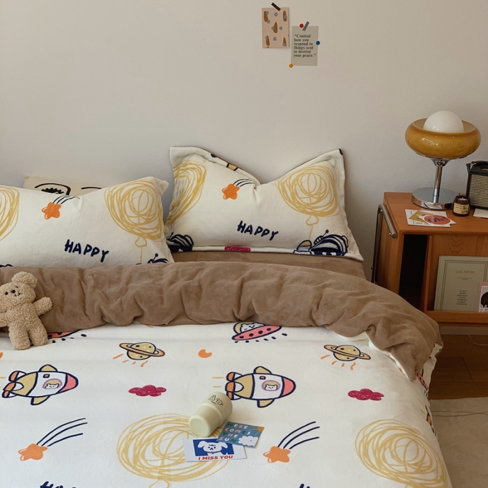 91家纺网 家纺一手货源 找家纺 时年家纺 2021新款牛奶绒印花系列四件套 快乐星球