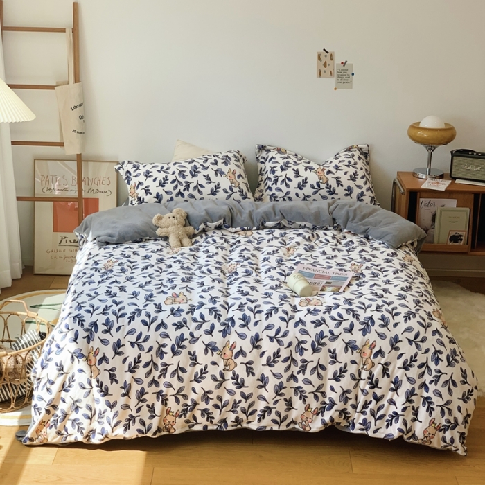 91家纺网 家纺一手货源 找家纺 时年家纺 2021新款牛奶绒印花系列四件套 萌萌兔