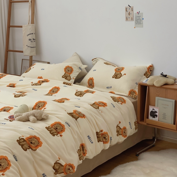 91家纺网 家纺一手货源 找家纺 时年家纺 2021新款牛奶绒印花系列四件套 小狮子