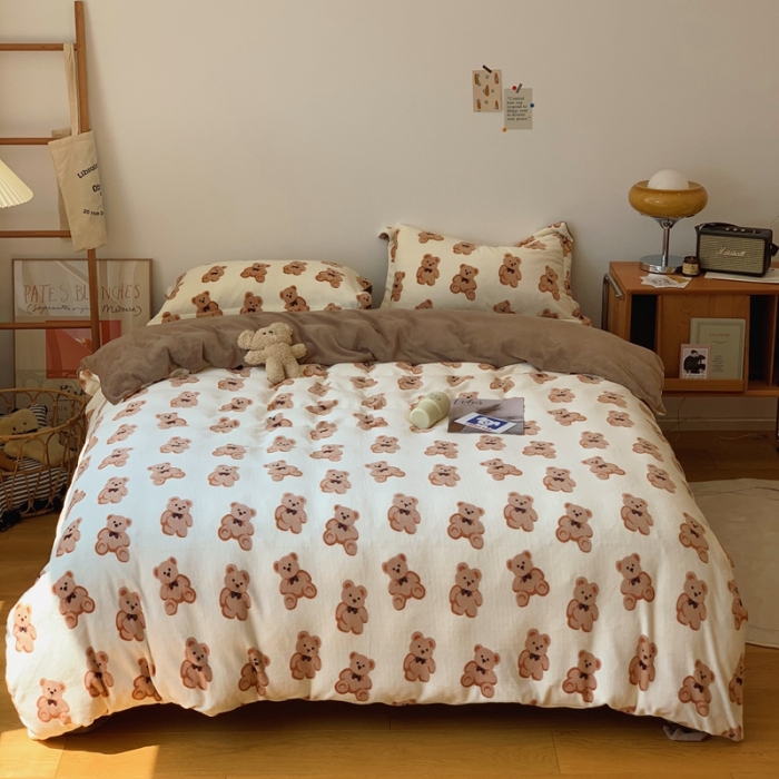 91家纺网 家纺一手货源 找家纺 时年家纺 2021新款牛奶绒印花系列四件套 熊仔仔米