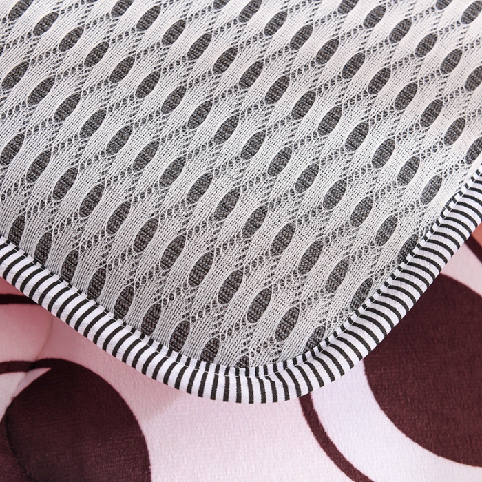 91家纺网 家纺一手货源 找家纺 嗨生活 2021新款数码印花水晶绒床垫 草莓女孩