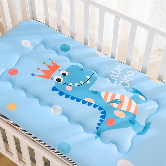 91家纺网 家纺一手货源 找家纺 嗨生活 2021新款数码印花水晶绒床垫 皇冠小恐龙