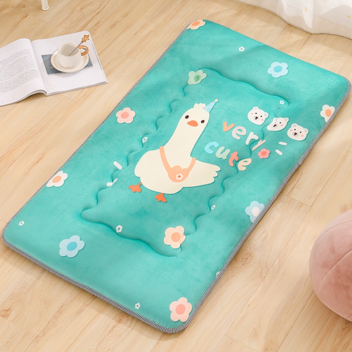 91家纺网 家纺一手货源 找家纺 嗨生活 2021新款数码印花水晶绒床垫 可爱小信鸽