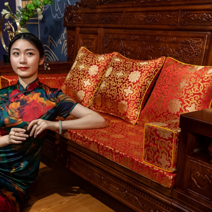 91家纺网 家纺一手货源 找家纺 北辰 2021新款织锦缎沙发垫 石榴花-红