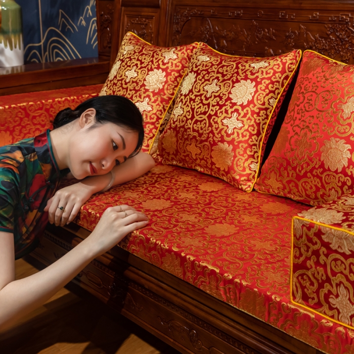 91家纺网 家纺一手货源 找家纺 北辰 2021新款织锦缎沙发垫 石榴花-红
