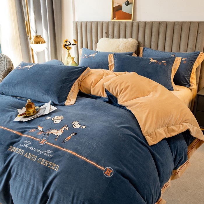 91家纺网 家纺一手货源 找家纺 澳梵家居2021新款婴儿绒轻奢风刺绣H.时尚四件套 H-藏蓝