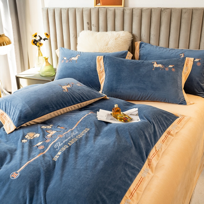 91家纺网 家纺一手货源 找家纺 澳梵家居2021新款婴儿绒轻奢风刺绣H.时尚四件套 H-藏蓝