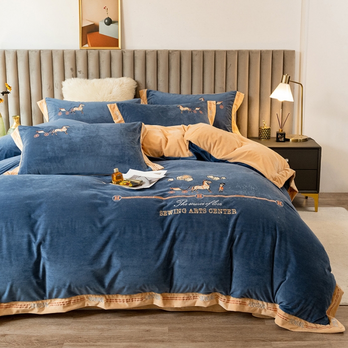 91家纺网 家纺一手货源 找家纺 澳梵家居2021新款婴儿绒轻奢风刺绣H.时尚四件套 H-藏蓝