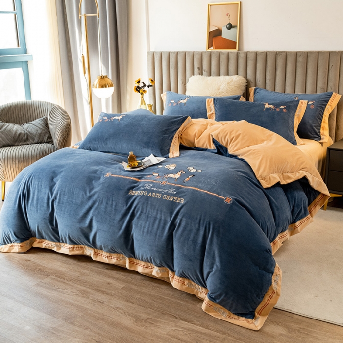 91家纺网 家纺一手货源 找家纺 澳梵家居2021新款婴儿绒轻奢风刺绣H.时尚四件套 H-藏蓝