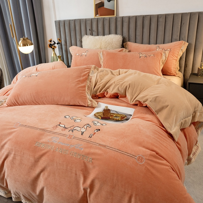 91家纺网 家纺一手货源 找家纺 澳梵家居2021新款婴儿绒轻奢风刺绣H.时尚四件套 H-橙色