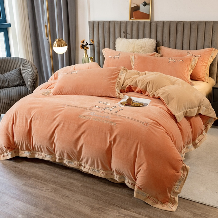 91家纺网 家纺一手货源 找家纺 澳梵家居2021新款婴儿绒轻奢风刺绣H.时尚四件套 H-橙色