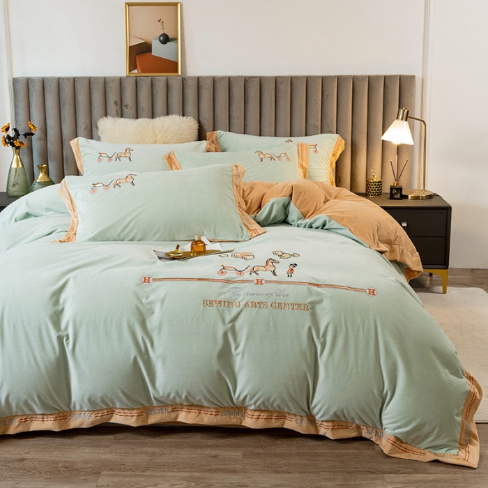 91家纺网 家纺一手货源 找家纺 澳梵家居2021新款婴儿绒轻奢风刺绣H.时尚四件套 H-果绿