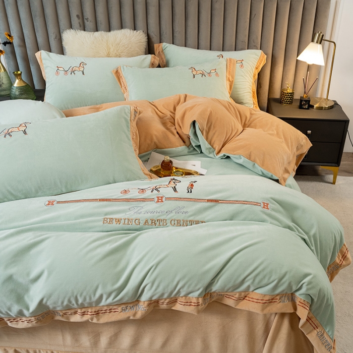 91家纺网 家纺一手货源 找家纺 澳梵家居2021新款婴儿绒轻奢风刺绣H.时尚四件套 H-果绿