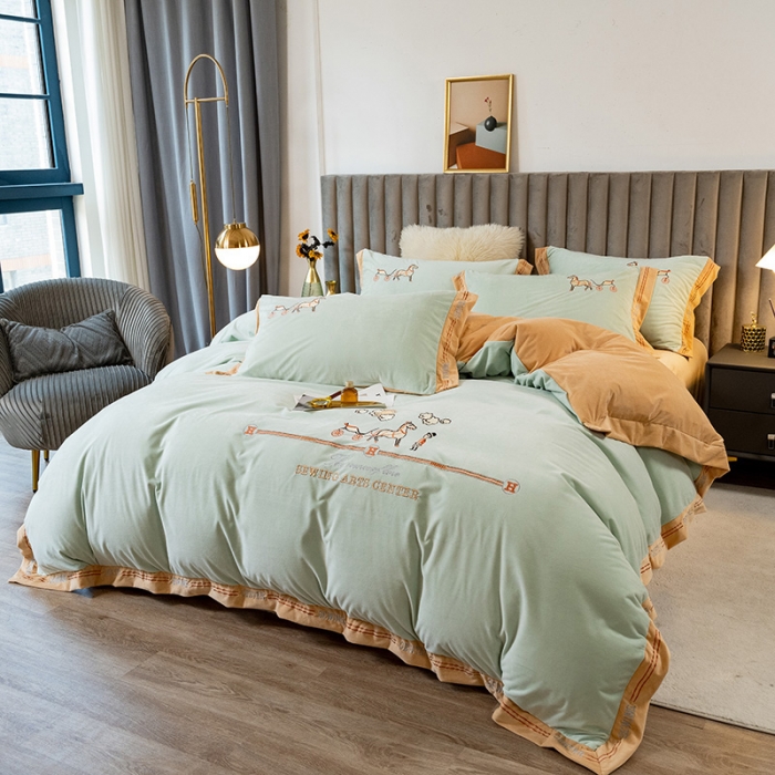 91家纺网 家纺一手货源 找家纺 澳梵家居2021新款婴儿绒轻奢风刺绣H.时尚四件套 H-果绿