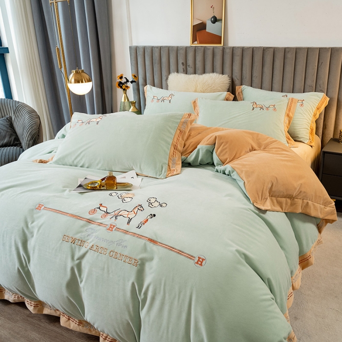 91家纺网 家纺一手货源 找家纺 澳梵家居2021新款婴儿绒轻奢风刺绣H.时尚四件套 H-果绿