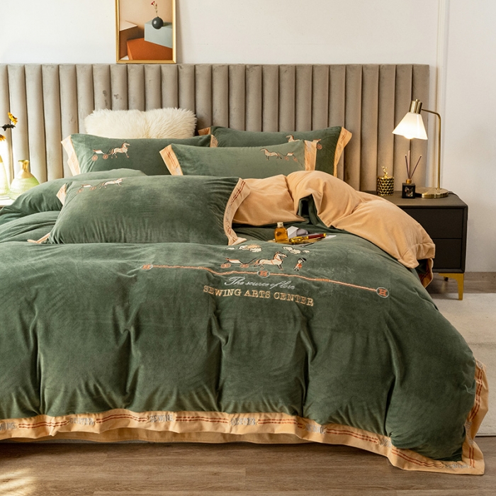 91家纺网 家纺一手货源 找家纺 澳梵家居2021新款婴儿绒轻奢风刺绣H.时尚四件套 H-军绿