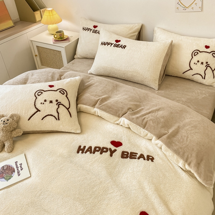 91家纺网 家纺一手货源 找家纺 澳梵2021新款韩国进口泰迪绒大版毛巾绣四件套 戳脸小熊