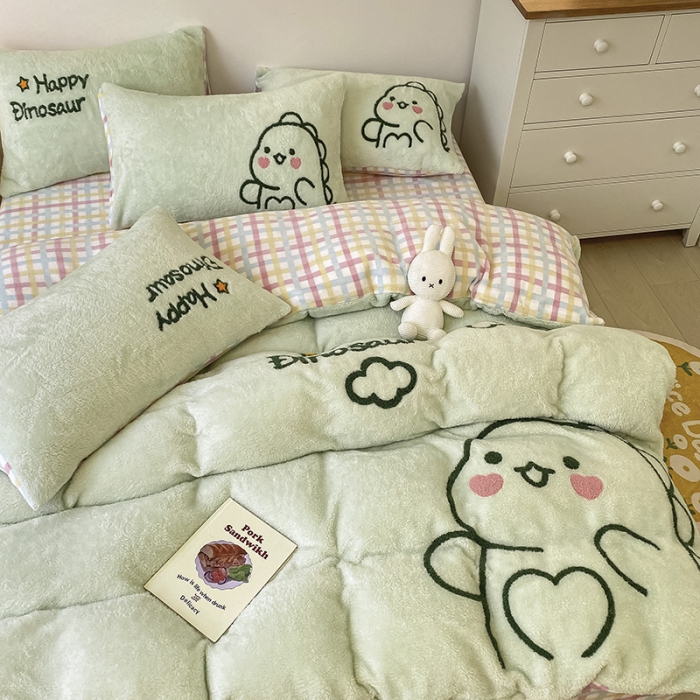 91家纺网 家纺一手货源 找家纺 澳梵2021新款韩国进口泰迪绒大版毛巾绣四件套 恐龙宝贝