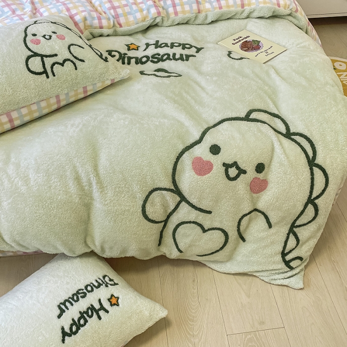 91家纺网 家纺一手货源 找家纺 澳梵2021新款韩国进口泰迪绒大版毛巾绣四件套 恐龙宝贝