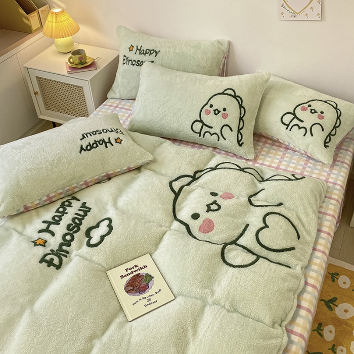 91家纺网 家纺一手货源 找家纺 澳梵2021新款韩国进口泰迪绒大版毛巾绣四件套 恐龙宝贝