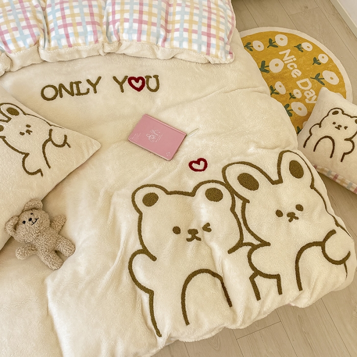 91家纺网 家纺一手货源 找家纺 澳梵2021新款韩国进口泰迪绒大版毛巾绣四件套 小熊小兔