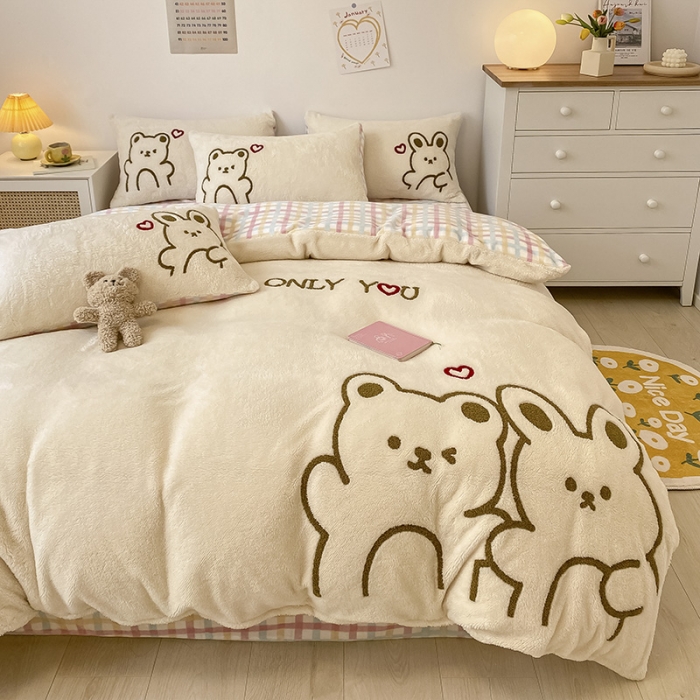 91家纺网 家纺一手货源 找家纺 澳梵2021新款韩国进口泰迪绒大版毛巾绣四件套 小熊小兔