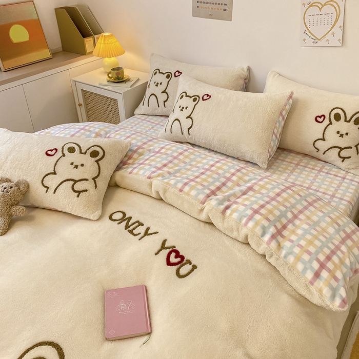 91家纺网 家纺一手货源 找家纺 澳梵2021新款韩国进口泰迪绒大版毛巾绣四件套 小熊小兔