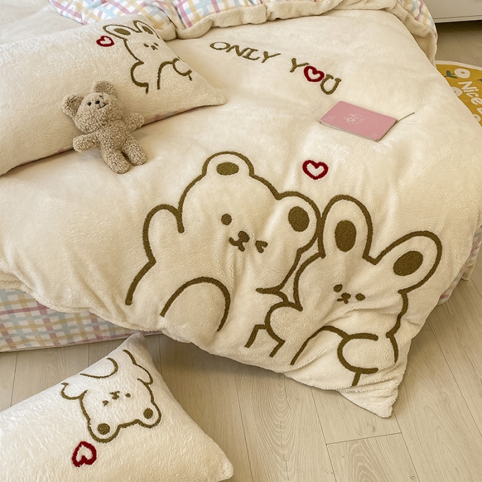 91家纺网 家纺一手货源 找家纺 澳梵2021新款韩国进口泰迪绒大版毛巾绣四件套 小熊小兔